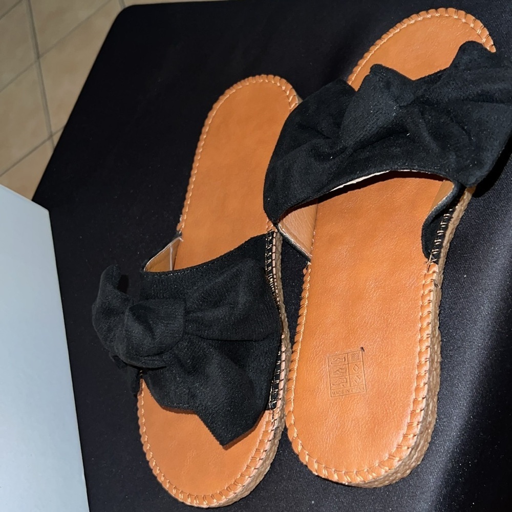 New Women's Black Bow Sandals - Picture 6 of 7